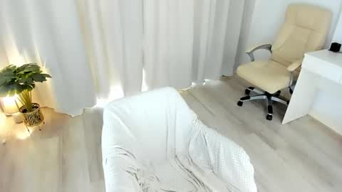 Snapshot of holly_amy chatting on July 2026 10:21:02 AM Amy online show from July 2026 10:21:02 AM