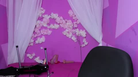 Holly  online show from October 2025 03:28:02 AM