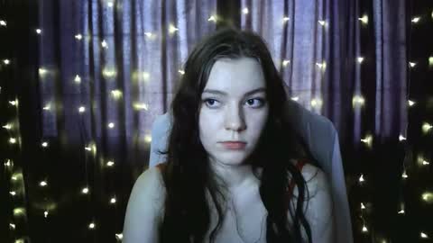 Lana online show from November 2025 12:38:02 PM