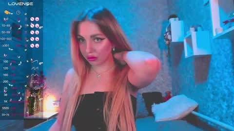 holly_molly8 online show from December 2024 09:00:02 PM
