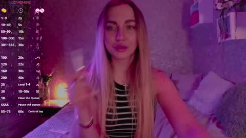 holly_molly8 online show from March 2025 08:59:01 PM