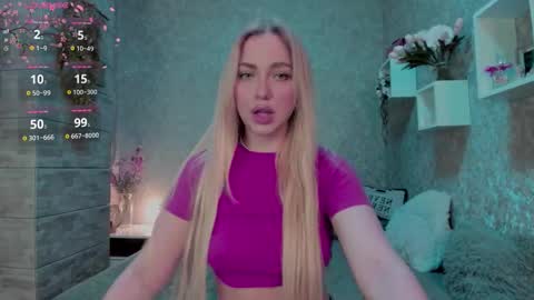 holly_molly8 online show from October 2025 07:25:01 PM