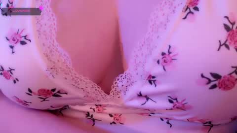 Snapshot of holly_molly_69 chatting on July 2026 03:20:02 AM Molly online show from July 2026 03:20:02 AM