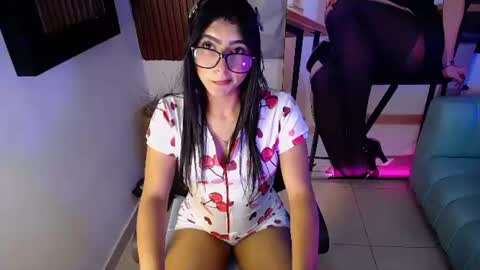 Snapshot of holly_watson_ chatting on June 2026 04:00:01 AM Holly Wastson online show from June 2026 04:00:01 AM