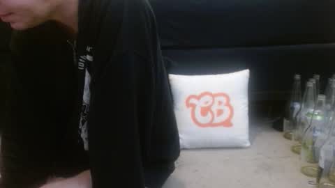 Holly Hawkes online show from March 2026 10:21:02 PM