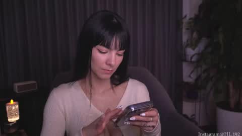 Holly Linder online show from November 2025 01:53:01 AM