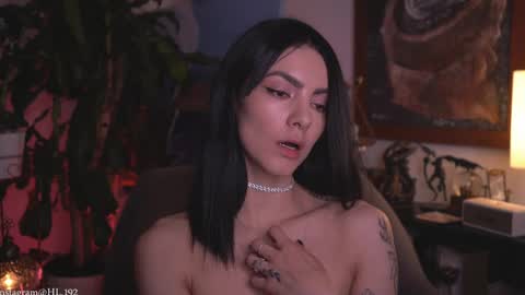 Holly Linder online show from April 2026 07:45:01 AM