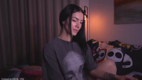 Snapshot of hollylinder_ chatting on June 2026 02:53:01 AM Holly Linder online show from June 2026 02:53:01 AM