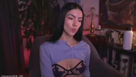 Snapshot of hollylinder_ chatting on June 2026 01:47:02 AM Holly Linder online show from June 2026 01:47:02 AM