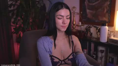 Snapshot of hollylinder_ chatting on June 2026 02:24:02 AM Holly Linder online show from June 2026 02:24:02 AM
