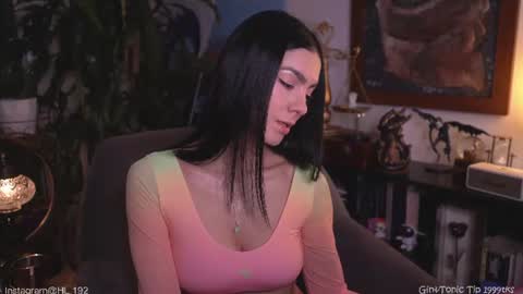 Snapshot of hollylinder_ chatting on June 2026 02:14:02 AM Holly Linder online show from June 2026 02:14:02 AM