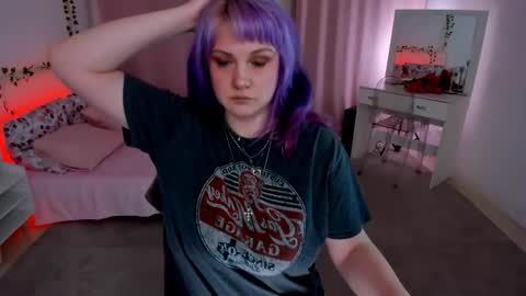 Snapshot of hollymally chatting on June 2026 06:54:02 PM Stella Sunny online show from June 2026 06:54:02 PM