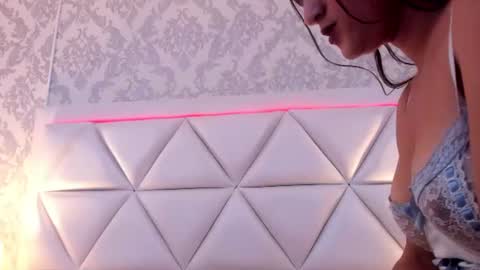 Holly online show from July 2026 07:19:01 PM