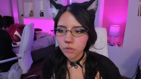 hollypeach_ online show from April 2026 08:14:02 PM