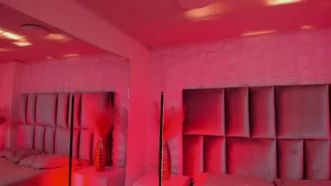 Snapshot of hollypeach_ chatting on April 2026 08:00:02 PM hollypeach_ online show from April 2026 08:00:02 PM