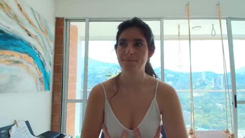 hollyshit_ online show from November 2025 04:40:01 PM