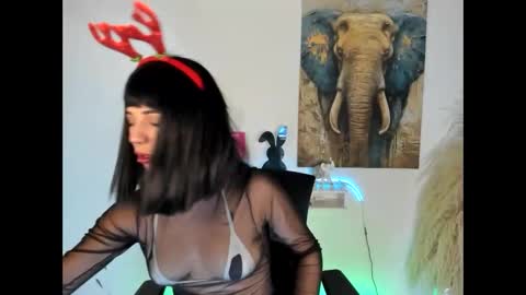 hollysquirtx online show from November 2025 01:54:02 PM