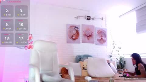 Snapshot of hollyt1 chatting on July 2026 07:30:02 PM hollyt1 online show from July 2026 07:30:02 PM