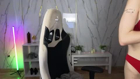 Polly online show from July 2026 02:07:02 AM