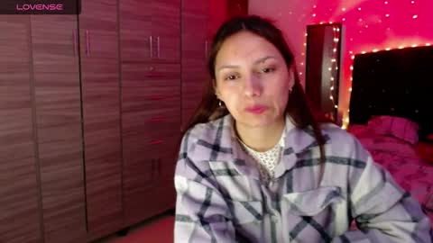 Juli online show from September 2025 03:50:01 AM