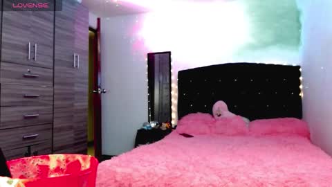 Juli online show from November 2025 03:51:02 AM