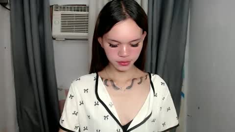 holy_maxine online show from May 2026 08:33:02 AM