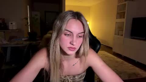 Snapshot of holyfrey chatting on July 2026 07:27:01 PM Amina online show from July 2026 07:27:01 PM