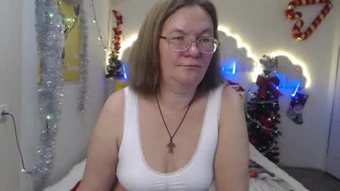 Snapshot of holymilfa chatting on December 2024 11:22:02 AM holymilfa online show from December 2024 11:22:02 AM
