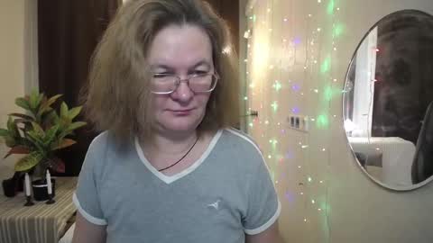 Snapshot of holymilfa chatting on January 2025 07:32:01 AM holymilfa online show from January 2025 07:32:01 AM