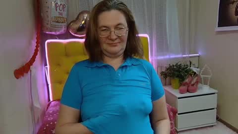 Snapshot of holymilfa chatting on March 2025 11:23:01 AM holymilfa online show from March 2025 11:23:01 AM