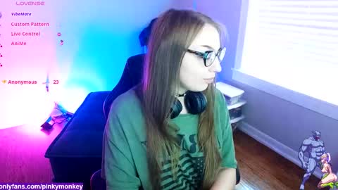 Viktoria online show from November 2025 07:46:01 PM