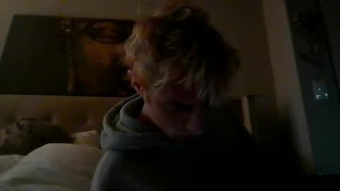 Snapshot of homelessblondie chatting on December 2025 12:16:01 AM homelessblondie online show from December 2025 12:16:01 AM