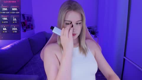 Tammy online show from October 2025 09:20:01 PM