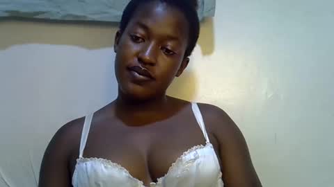 honey_dropp1 online show from May 2026 05:18:01 PM