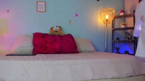 HONEY online show from January 2025 09:00:01 AM