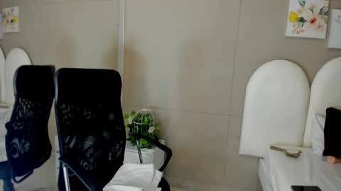 honey_hex_ online show from May 2026 01:31:01 PM