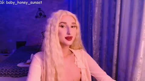 honey_sunset online show from February 2026 07:44:02 PM