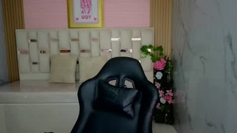 Snapshot of honey_torres_sub chatting on June 2026 01:14:01 PM HONEY online show from June 2026 01:14:01 PM