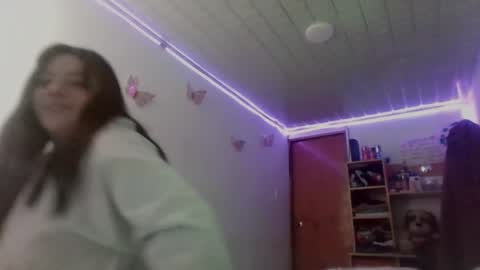 Snapshot of honeyalix511690 chatting on April 2026 08:34:01 AM Samara online show from April 2026 08:34:01 AM