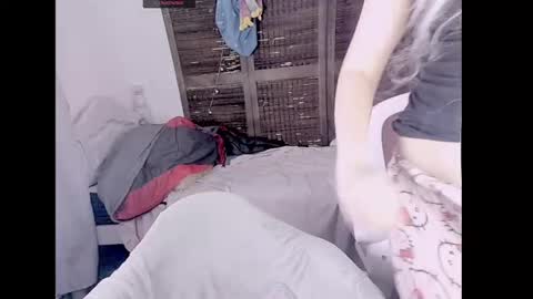 Snapshot of honeyapplealaska chatting on October 2025 03:14:01 AM Honey Apple Alaska online show from October 2025 03:14:01 AM