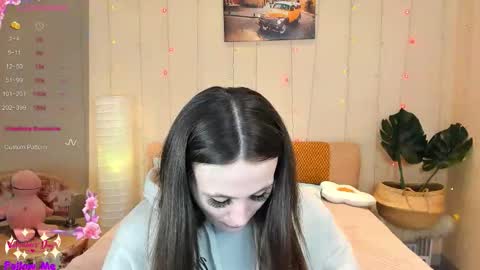 Snapshot of honeybuns_lizzy chatting on February 2026 12:18:02 AM Lizzy online show from February 2026 12:18:02 AM