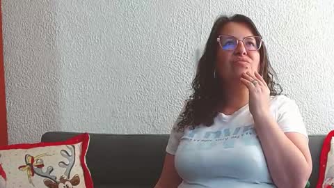 sofia online show from December 2024 06:06:01 PM