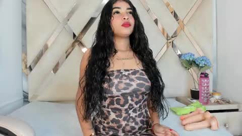 honeyht online show from May 2026 12:20:01 PM