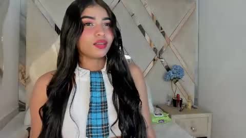 honeyht online show from June 2026 12:03:02 PM