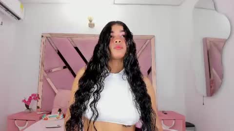honeyht online show from August 2026 12:25:01 PM