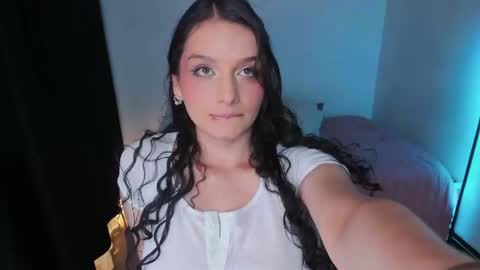 Snapshot of honeymoontea chatting on July 2026 12:35:01 AM online show from July 2026 12:35:01 AM