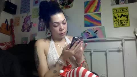 Snapshot of honeyruby chatting on December 2025 05:16:01 AM Ruby Sparks online show from December 2025 05:16:01 AM