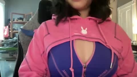 Snapshot of honeysunshineneko chatting on May 2026 06:34:02 PM HoneySunshineNeko online show from May 2026 06:34:02 PM