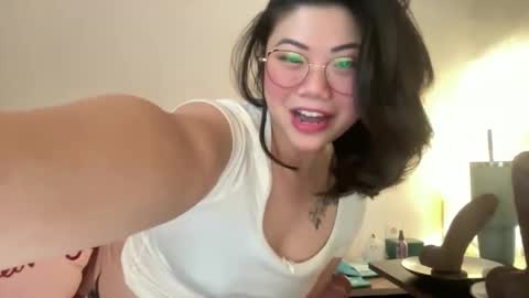 Snapshot of honeysunshineneko chatting on May 2026 03:53:02 PM HoneySunshineNeko online show from May 2026 03:53:02 PM