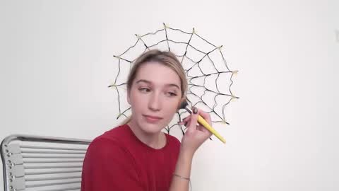 honeyveil online show from October 2025 11:47:02 AM